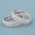 Alianças Namoro Prata Diamantadas com Friso Diagonal e Pedras - comprar online