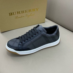 Tênis Burberry na internet