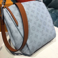 Bolsa Louis Vuitton na internet