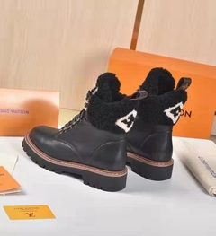 Bota Louis Vuitton na internet