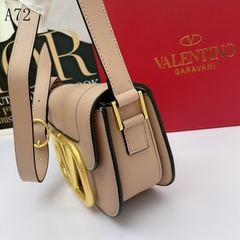 Bolsa Valentino na internet