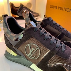 Tênis Louis Vuitton na internet