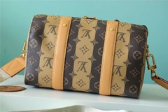 Mochila Louis Vuitton na internet