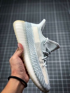 Adidas Yeezy v2 - comprar online