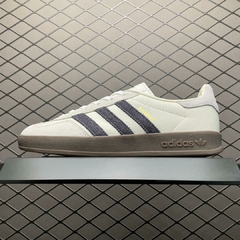 Adidas Gazelle na internet