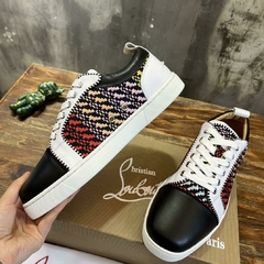 Tênis Louboutin na internet