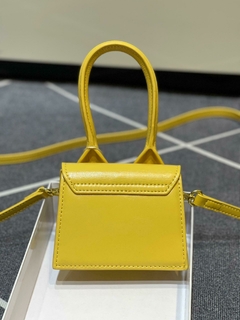 Bolsa Jacquemus na internet