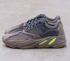 Adidas yeezy 700