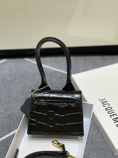 Bolsa Jacquemus na internet