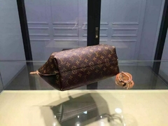 Bolsa Louis Vuitton na internet