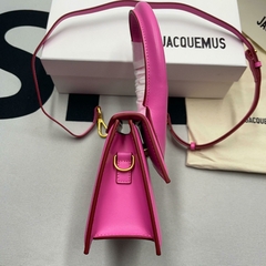 Bolsa Jacquemus na internet