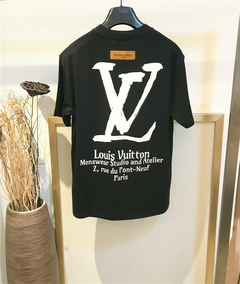 Camisa Louis Vuitton na internet