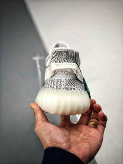 Adidas Yeezy v2 Refletivo - NL Outlet