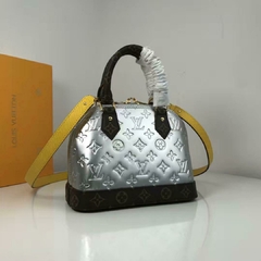 Bolsa Louis Vuitton na internet