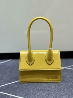 Bolsa Jacquemus na internet