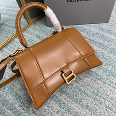 Bolsa Balenciaga na internet