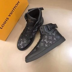 Louis Vuitton cano alto na internet