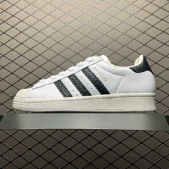 Adidas Superstar na internet