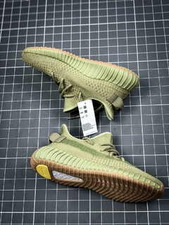 Adidas Yeezy v2 - comprar online