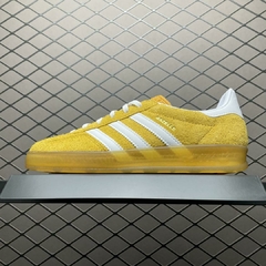 Adidas Gazelle na internet