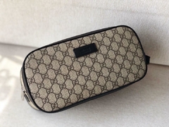 Gucci Necessaire na internet