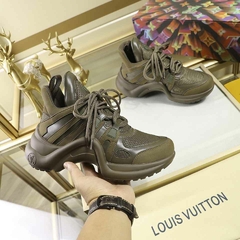 Tênis Louis vuitton na internet