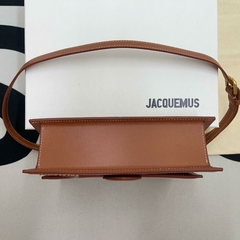 Bolsa Jacquemus na internet