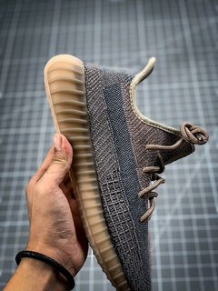 Adidas Yeezy v2 na internet