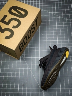 Adidas Yeezy v2 na internet