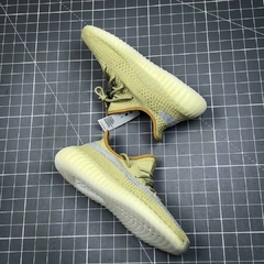 Adidas Yeezy v2 na internet