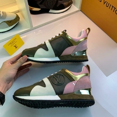 Tênis Louis Vuitton na internet