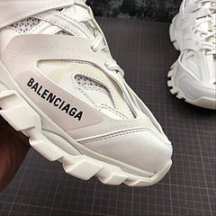 Balenciaga 3.0 na internet