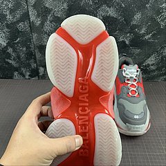 Balenciaga Triple S - comprar online