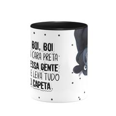 Caneca Boi da Cara Preta em cerâmica colorida 325ml Orathea - comprar online