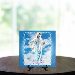 Quadro Azulejo Nossa Sra. Rainha da Paz com suporte Orathea - comprar online