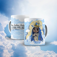 Caneca Nossa Senhora Aparecida Religioso AA2 em cerâmica 325ml Orathea - Personalize Canecas Azulejos e mais | Orathea Presentes