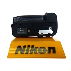 Battery Grip Aputure Bp-d11 - p/ Nikon D7000  Seminovo - loja online