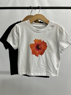 REMERA FLOR