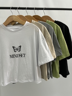 REMERA CROP MINDSET