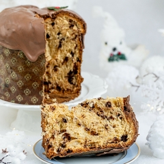 PANETONE COM GOTAS DE CHOCOLATE BELGA