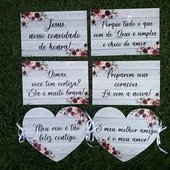 4 plaquinhas pajem + 2 das cadeiras coração - comprar online