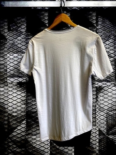 Camiseta Long King Joy Elegance Vibe  - Branca - loja online