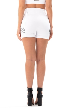 Shorts Toxic White LaBellaMafia - Branco (Feminino) - Urban Store - Moda Masculina, Roupas, Calçados e muito mais!