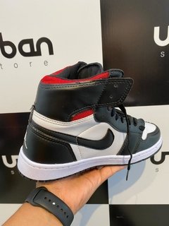 Tênis Nike Air Jordan 1 Chicago Retro Preto C/Branco e Vermelho - Urban Store - Moda Masculina, Roupas, Calçados e muito mais!