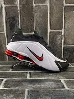 TENIS NIKE R4