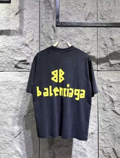 CAMISETA BALENCIAGA OVERSIZE