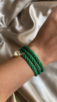 Pulseira corda verde com pingente strass