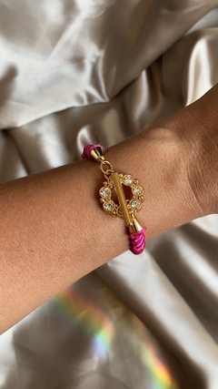 Pulseira corda pink com fecho cravejado - comprar online