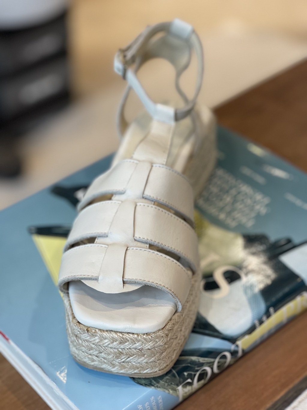 Sandalias Franciscanas off white Comprar en Mariette