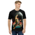 Modelo masculino de camiseta  com qualidade Kanikoss Moda Nerd preta em tecido dry fit, estampada com o personagem E. Honda do jogo Street Fighter 6.